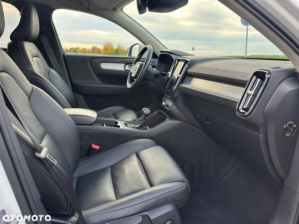 Volvo XC 40 T3 Momentum - 8