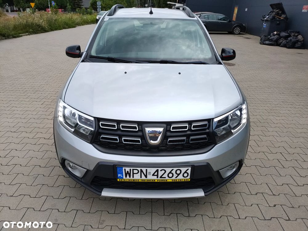 Dacia Logan TCe 90 S&S Stepway Celebration - 11