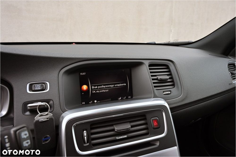 Volvo V60 D3 Drive-E Kinetic - 24
