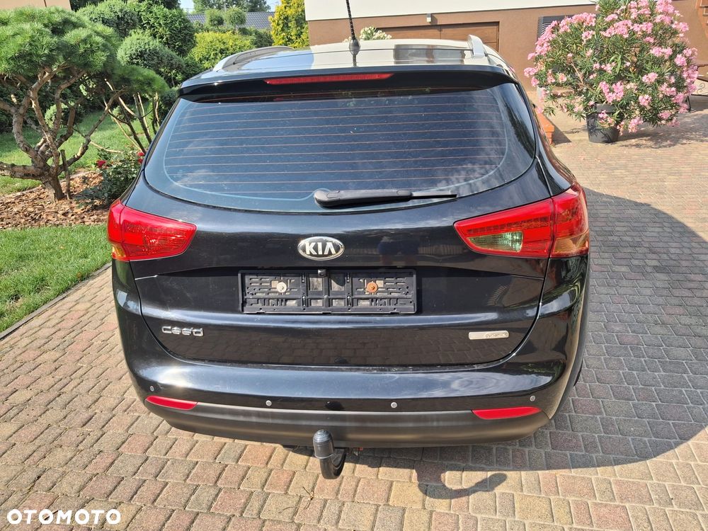Kia Ceed 1.6 CRDi 128 Dream Team Edition - 5