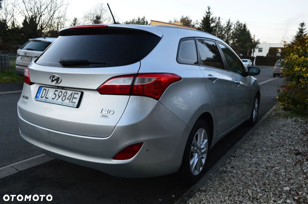 Hyundai i30 i30cw 1.6 CRDi Fifa World Cup Edition - 10