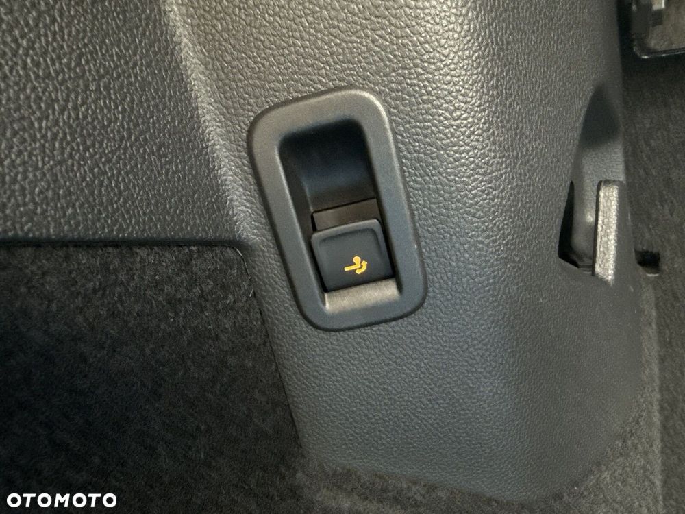 Volkswagen Golf 1.5 eTSI EVO R-Line DSG - 35