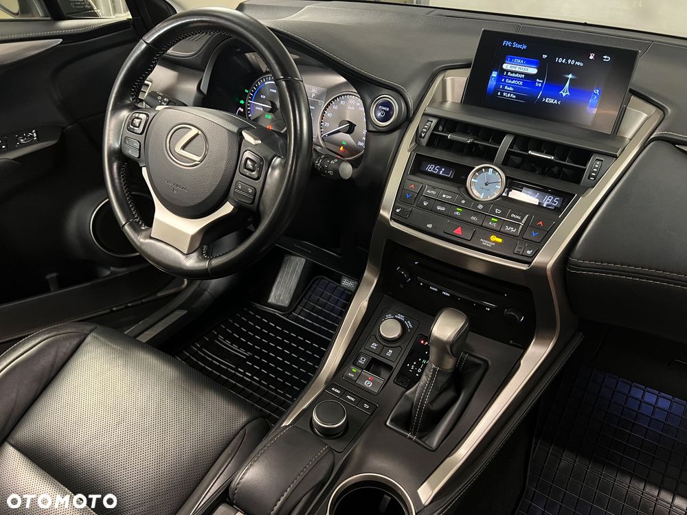 Lexus NX 300h Comfort AWD - 23