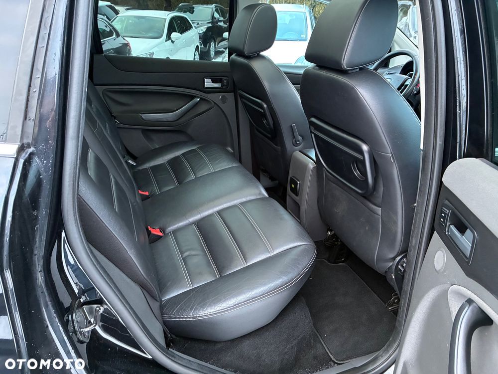 Ford Kuga 2.0 TDCi 2x4 Titanium - 12