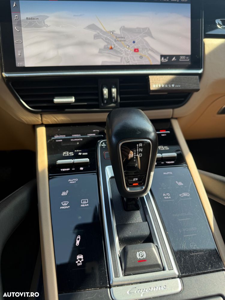 Porsche Cayenne Standard - 12