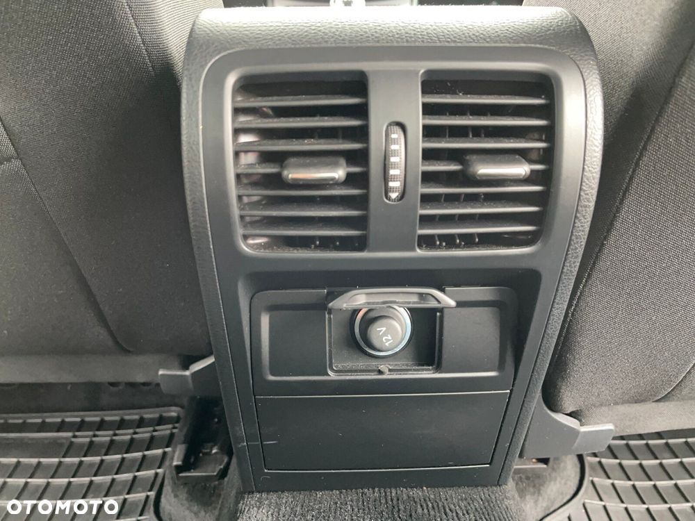 Volkswagen Passat - 18