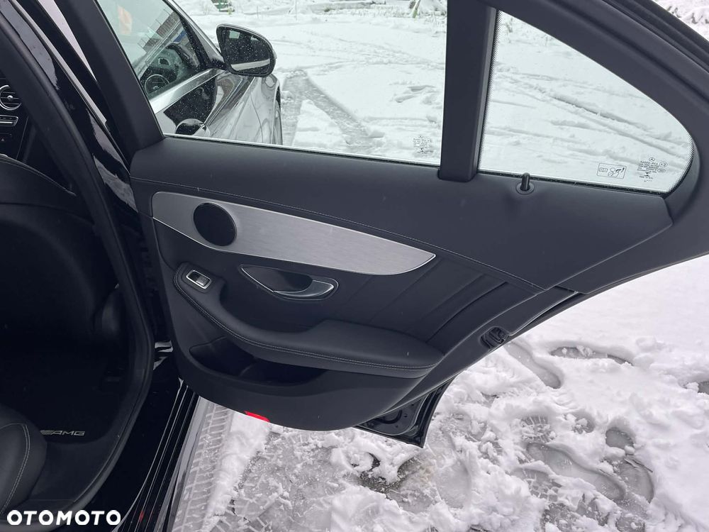 Mercedes-Benz Klasa C 200 4-Matic 7G-TRONIC - 27