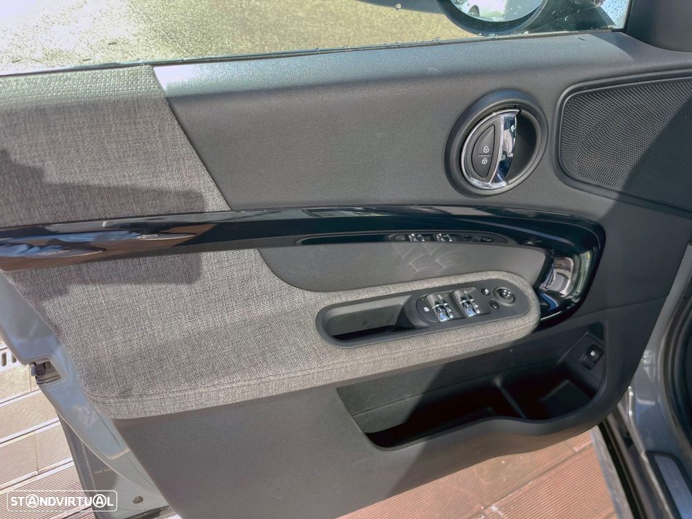 MINI Countryman Cooper SE ALL4 Auto - 25