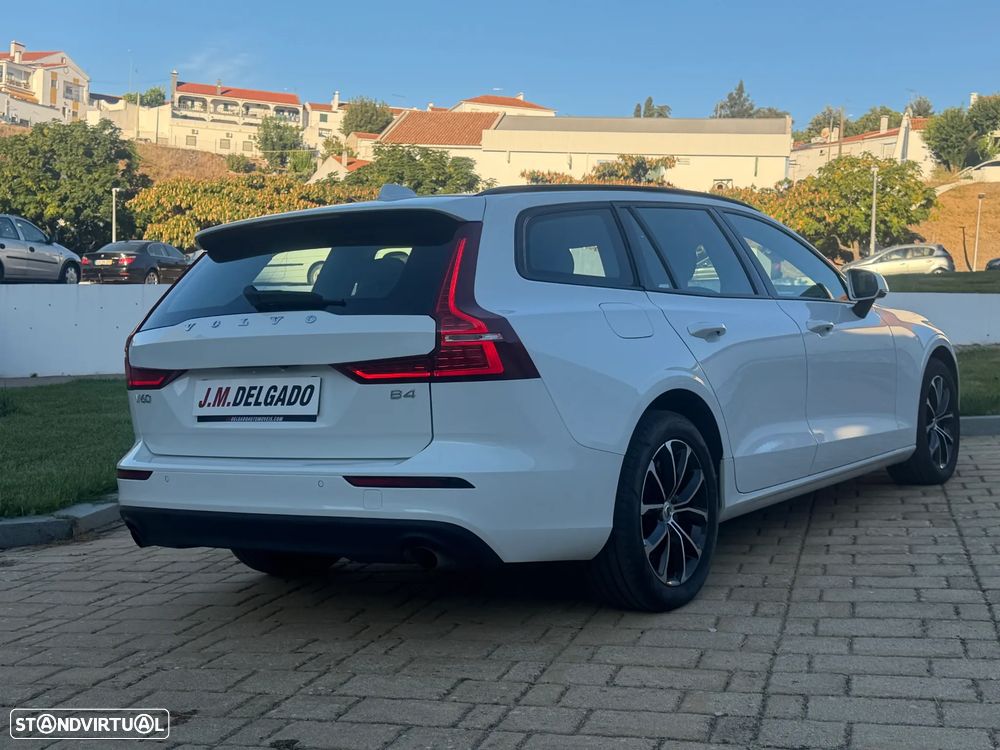 Volvo V60 2.0 B4 Momentum Geartronic - 5