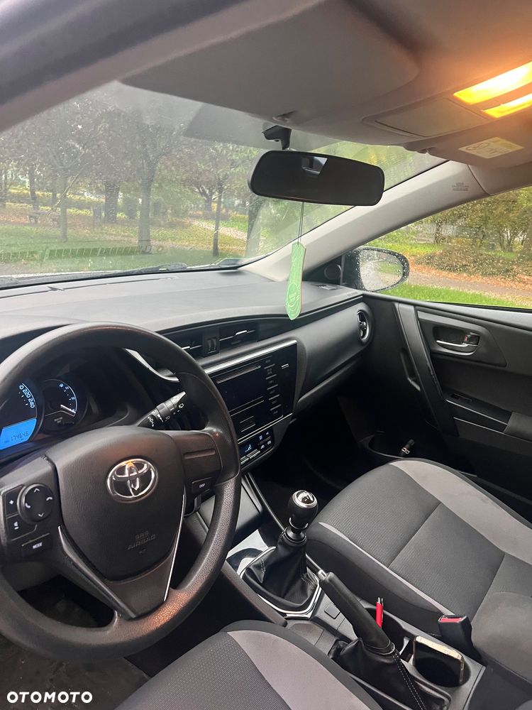 Toyota Auris - 17