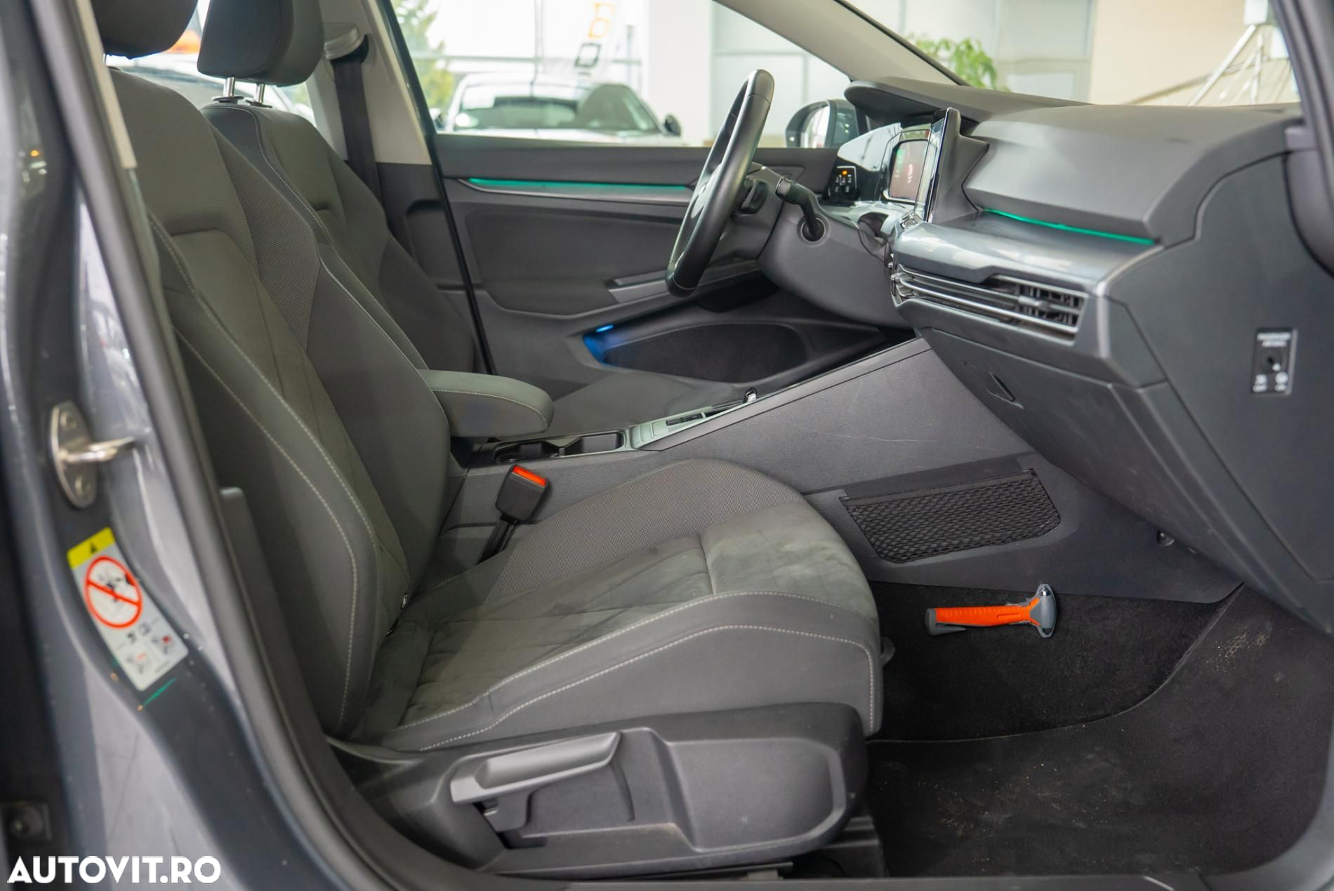 Volkswagen Golf 1.5 eTSI DSG MHEV Advanced - 18