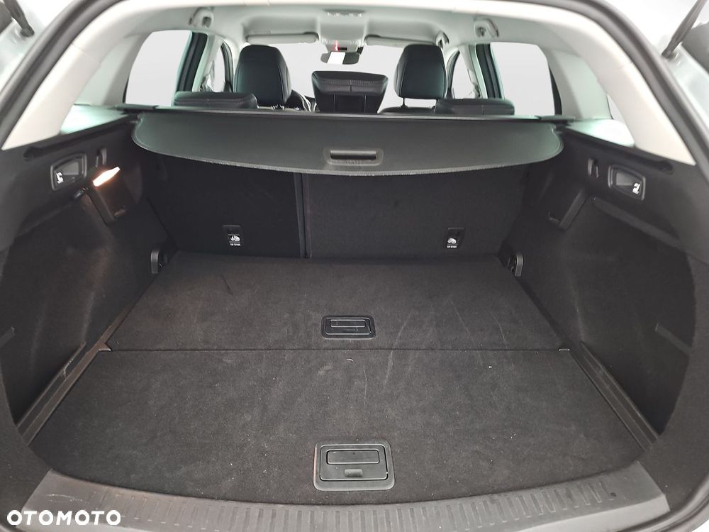 Renault Megane 1.3 TCe FAP Techno EDC - 32