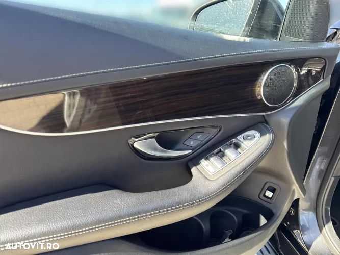 Mercedes-Benz GLC 300 4MATIC - 17