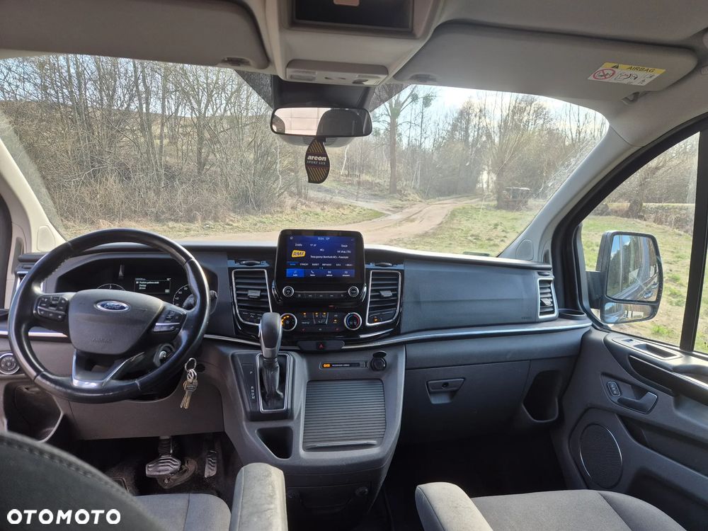 Ford Tourneo Custom - 9
