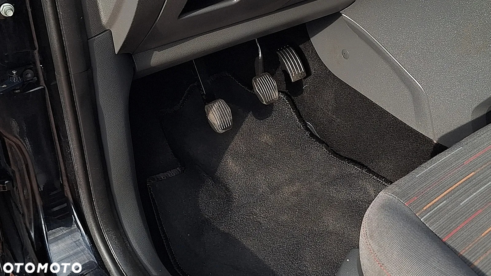 Ford C-MAX 1.6 Ambiente - 12