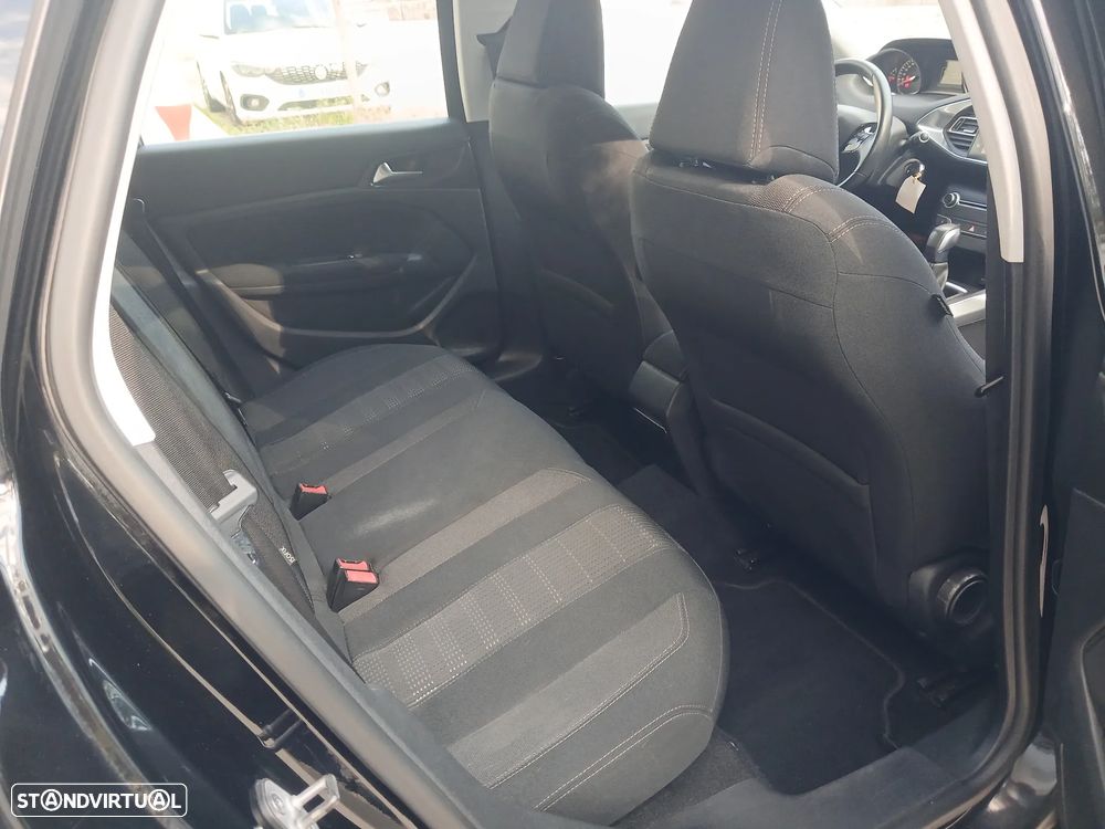Peugeot 308 SW - 11