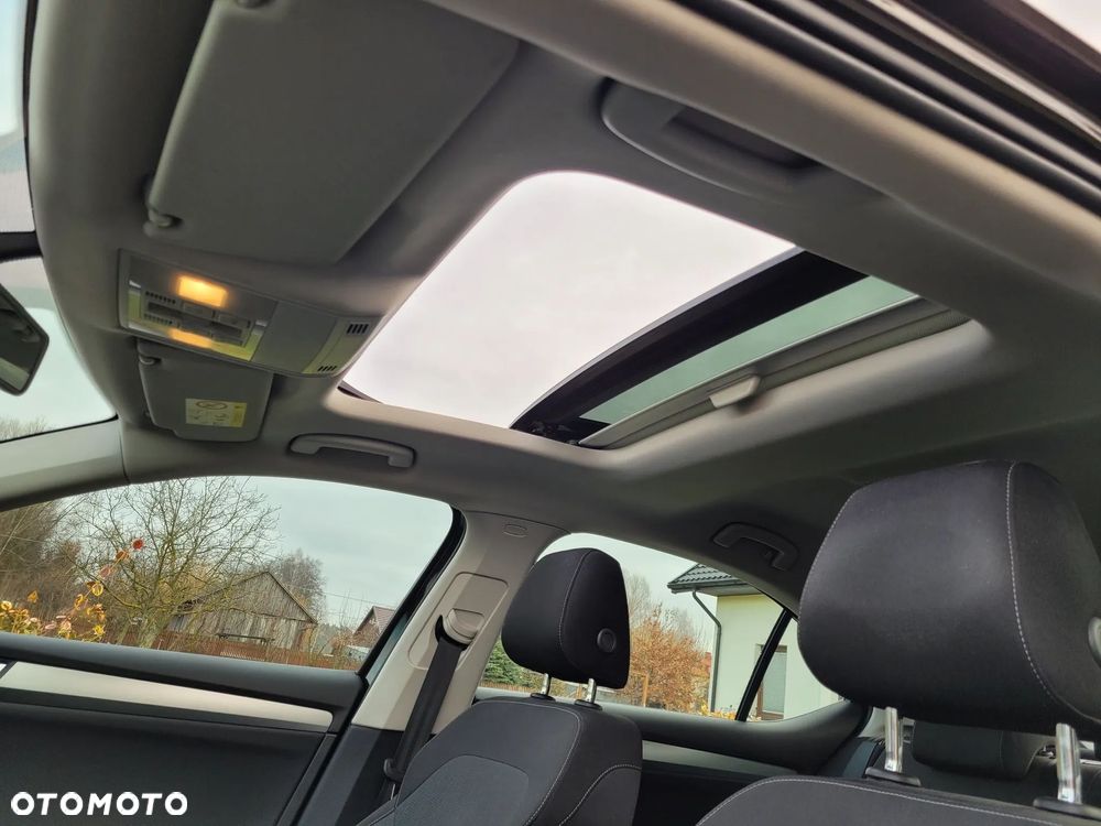 Skoda Superb 2.0 TDI Premium Edition - 19