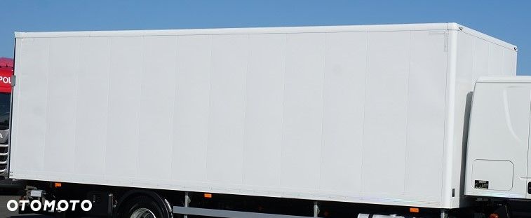 Iveco ZABUDOWA /  KONTENER + WINDA  / DŁ. 7,2 M - 4