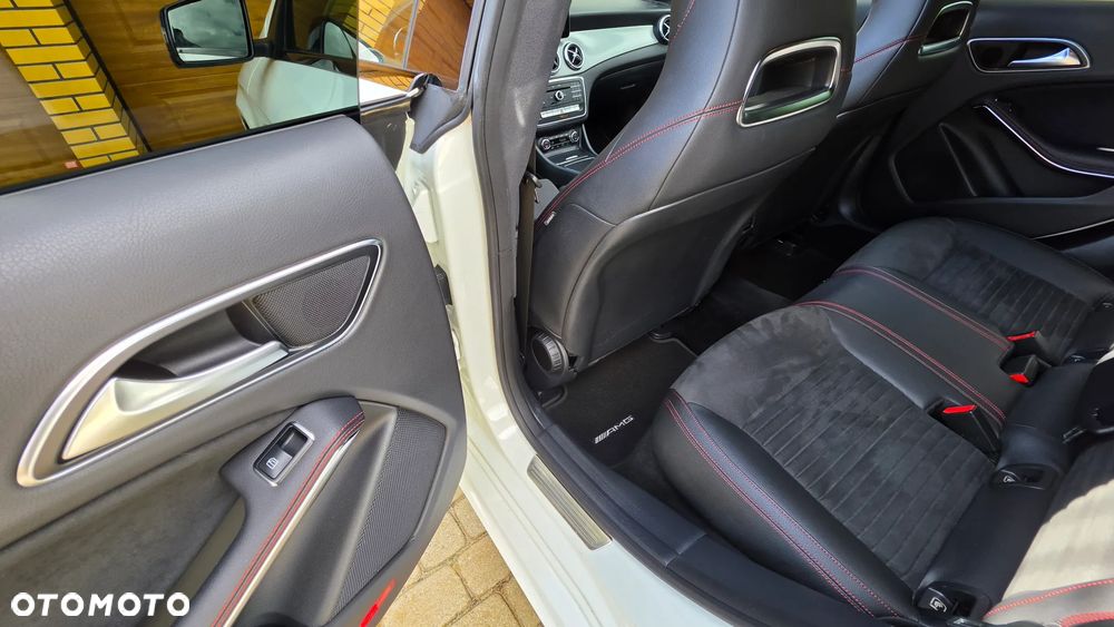 Mercedes-Benz CLA 200 7G-DCT AMG Line - 29
