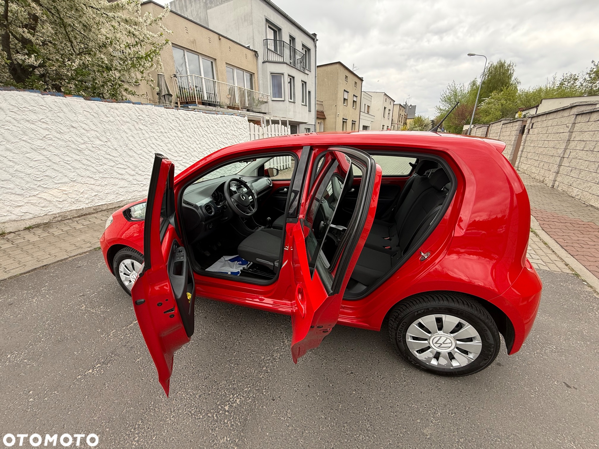 Volkswagen up! colour fortana red - 29