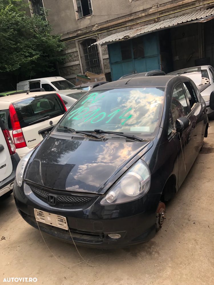 Dezmembrez Honda Jazz negru benzina 2007 - 5