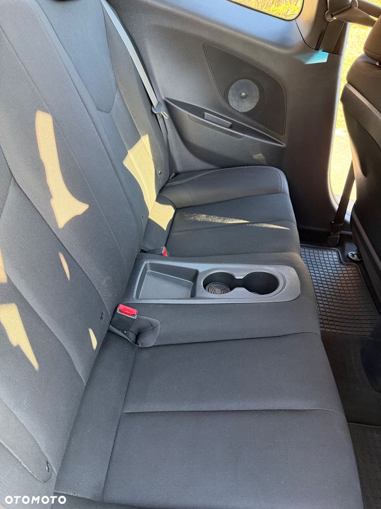 Hyundai Veloster 1.6 GDI Comfort - 11