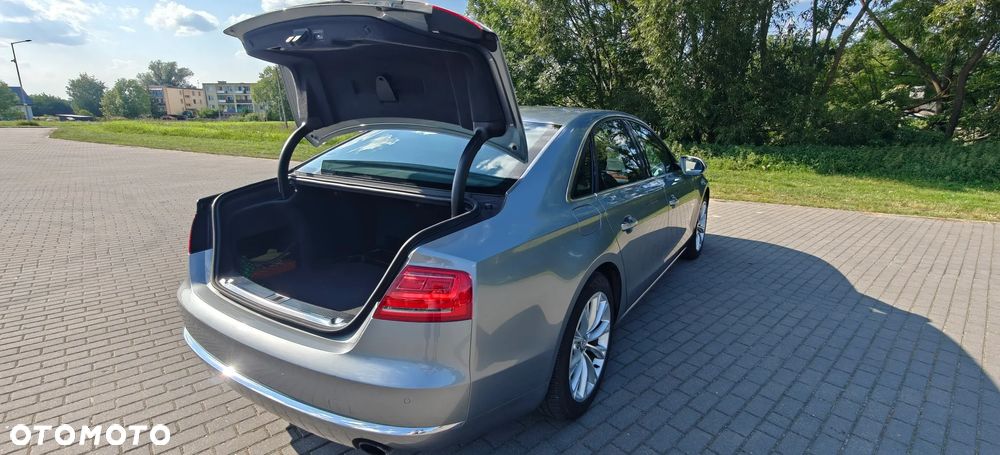 Audi A8 - 4
