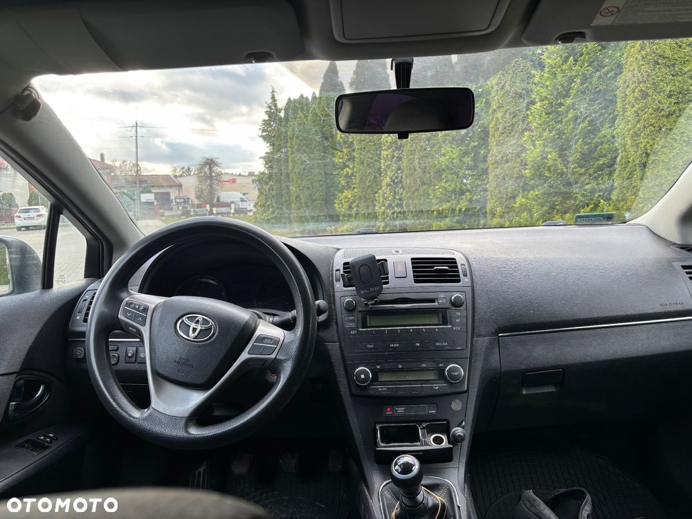 Toyota Avensis 1.8 Luna - 11