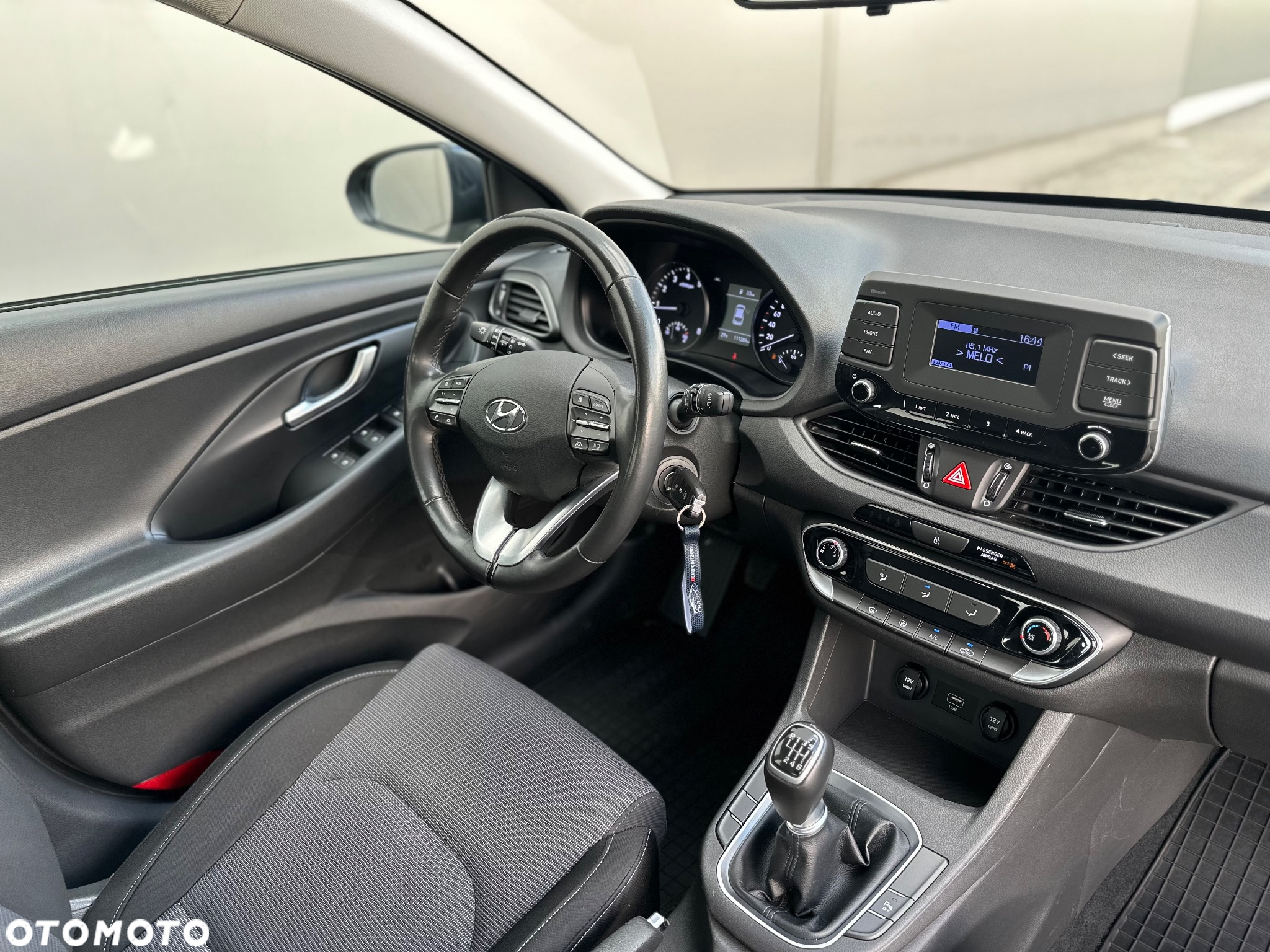 Hyundai i30 1.5 DPI Classic + - 16