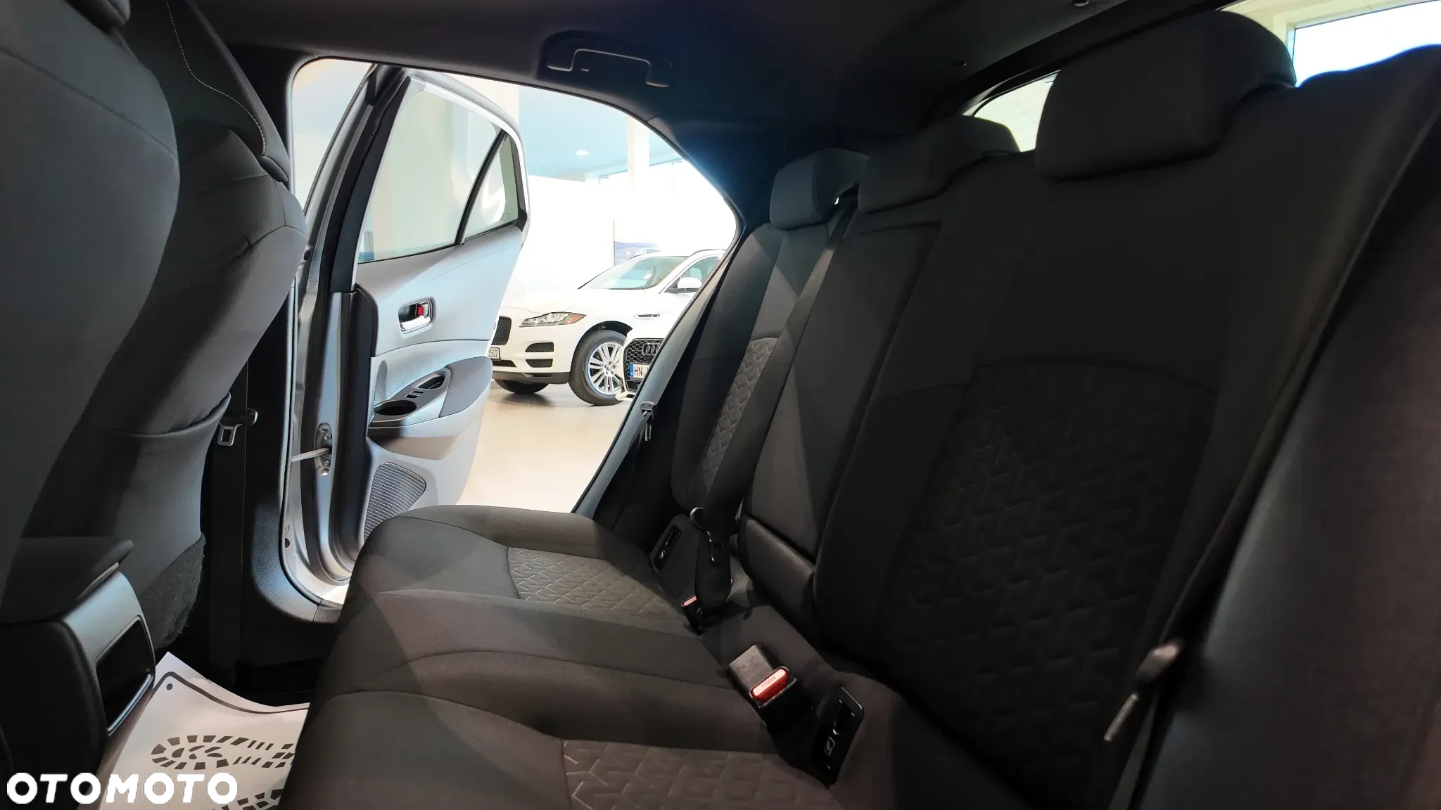Toyota Corolla 1.8 Hybrid Active - 32