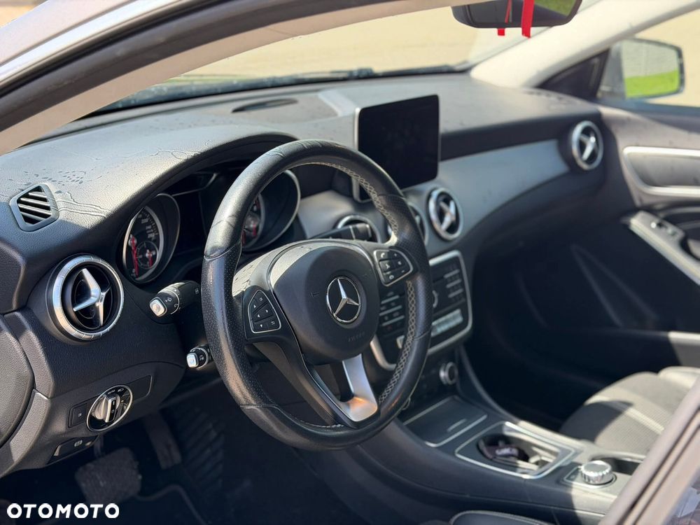 Mercedes-Benz CLA 220 d 7G-DCT - 5