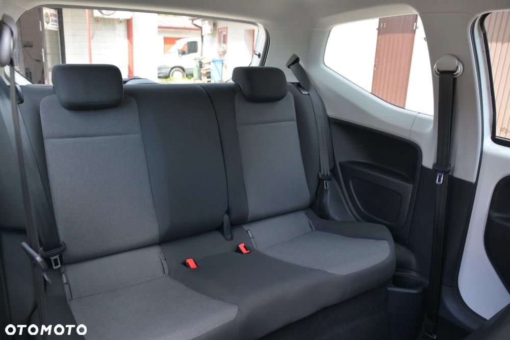 Volkswagen up! (BlueMotion Technology) move - 12