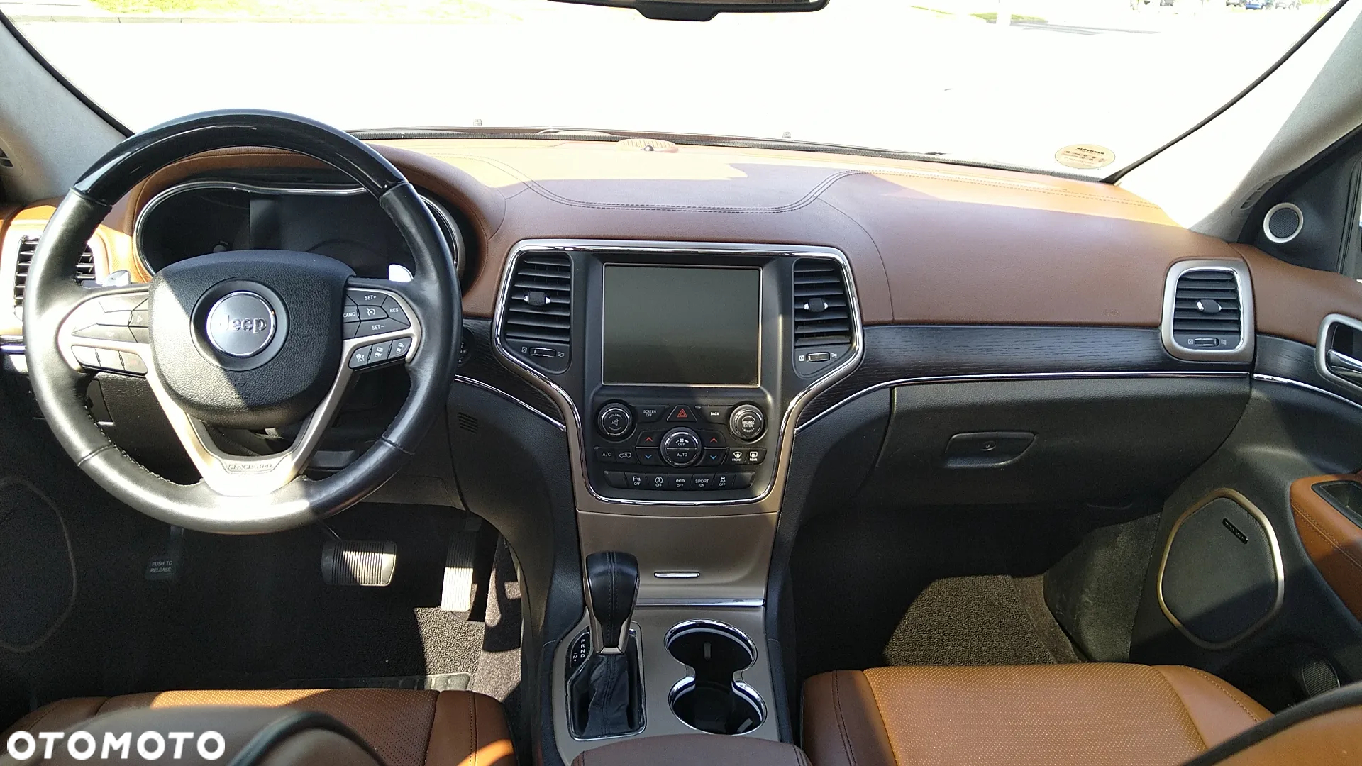 Jeep Grand Cherokee 3.0 CRD Overland Summit EU6 - 32