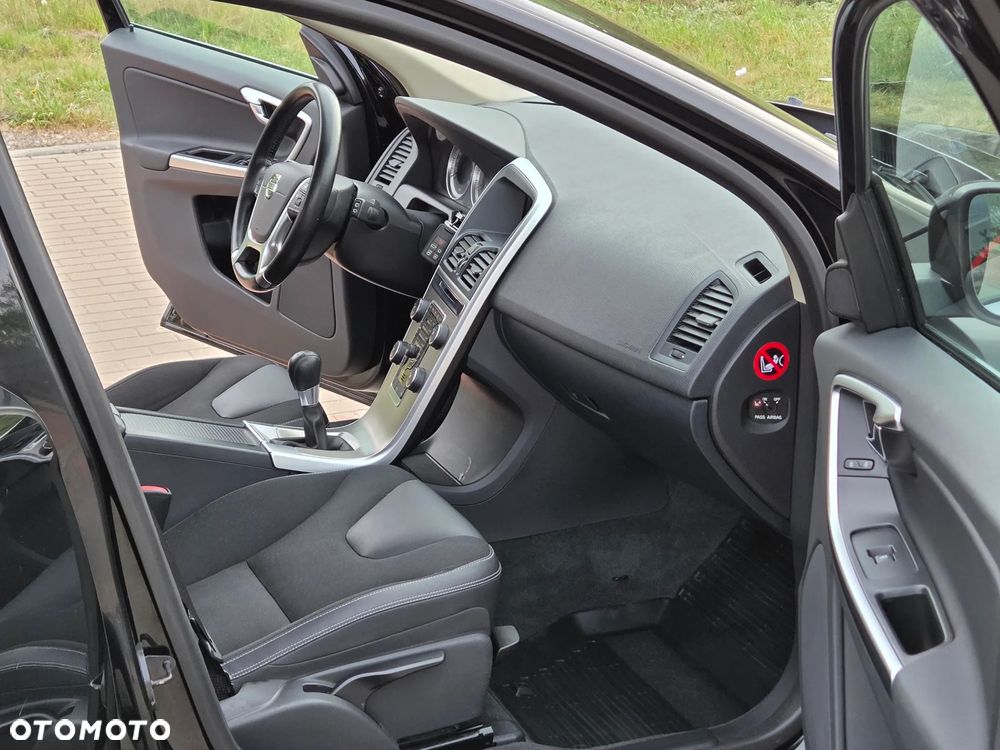 Volvo XC 60 D5 AWD Edition Pro - 21