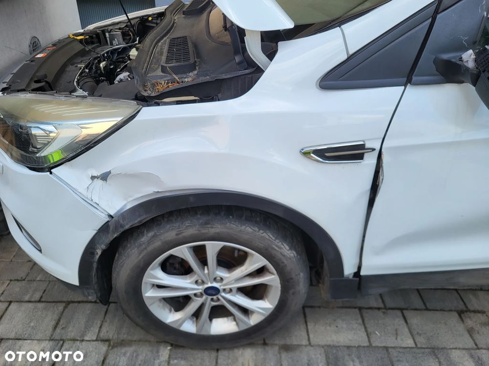 Ford Kuga 1.5 TDCi FWD Titanium - 35
