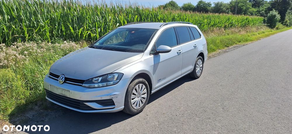 Volkswagen Golf - 1