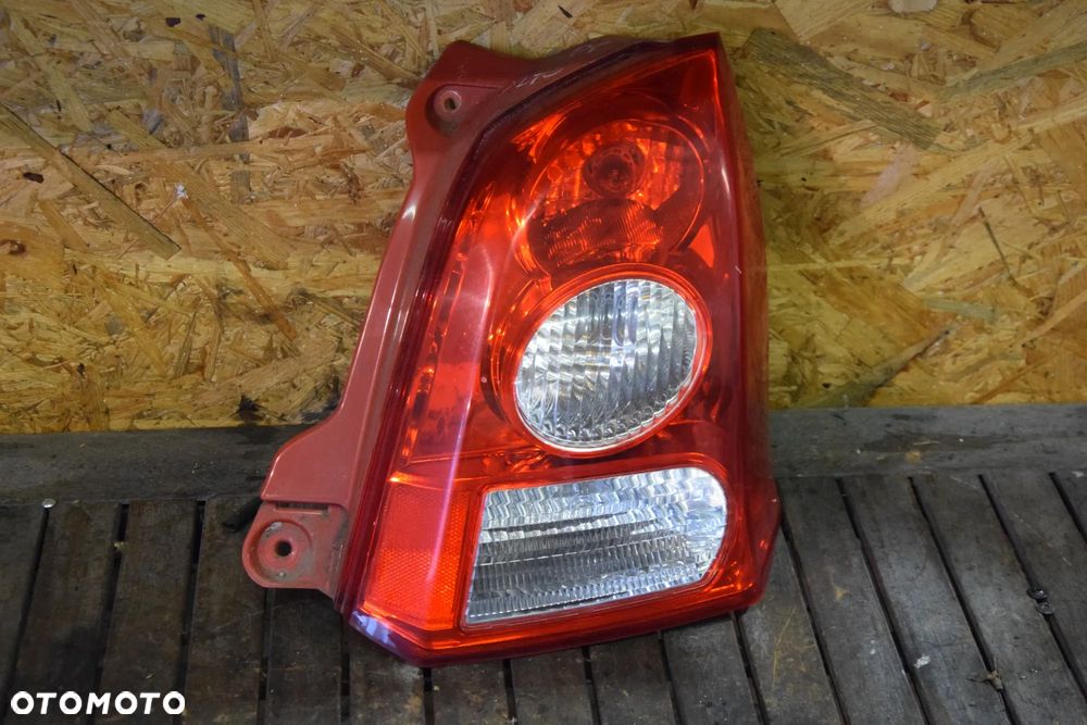 Suzuki Alto 09- Nissan Pixo Lampa tylna prawa prawy tył EUROPA Stan bardzo dobry - 1