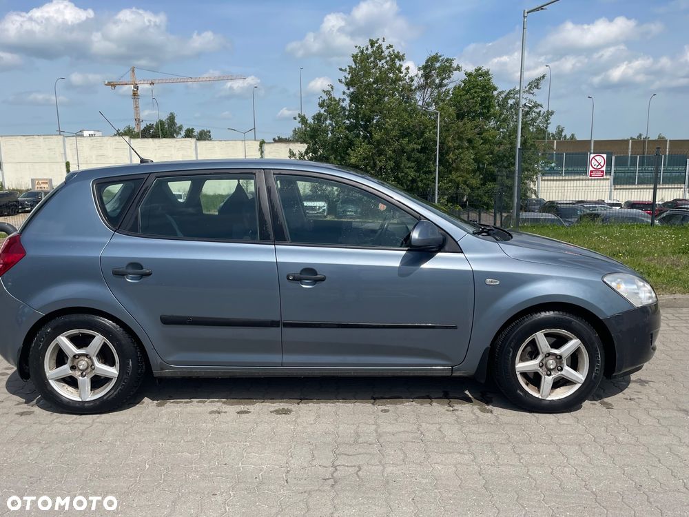 Kia Ceed 1.6 Crdi Comfort - 4