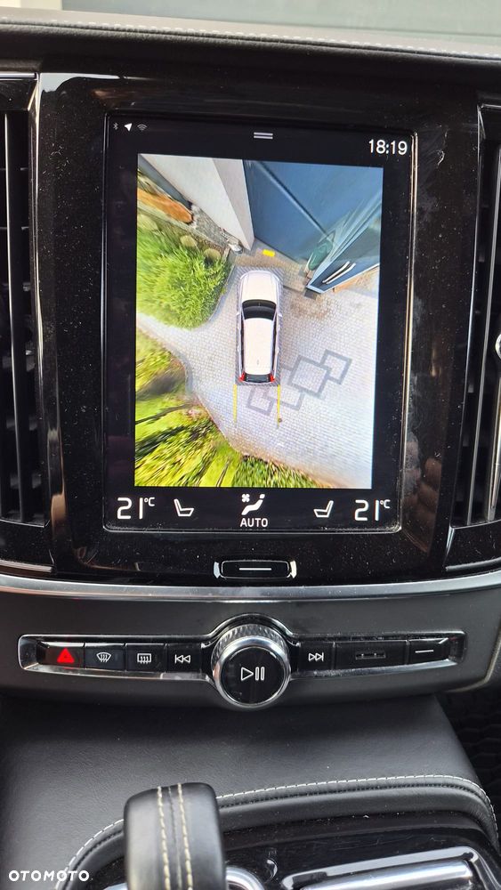 Volvo V90 T8 AWD Plug-In Hybrid R-Design - 8
