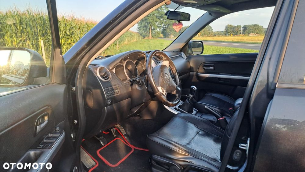 Suzuki Grand Vitara 2.0 De luxe - 3