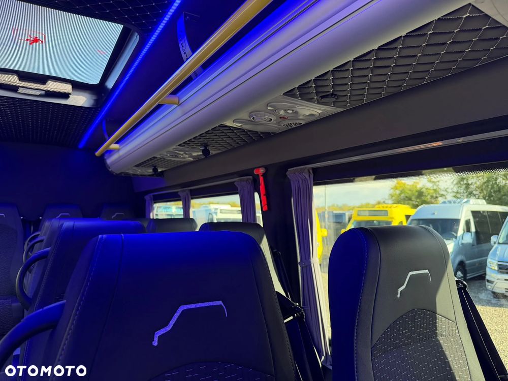 Mercedes-Benz Sprinter 519 - 20