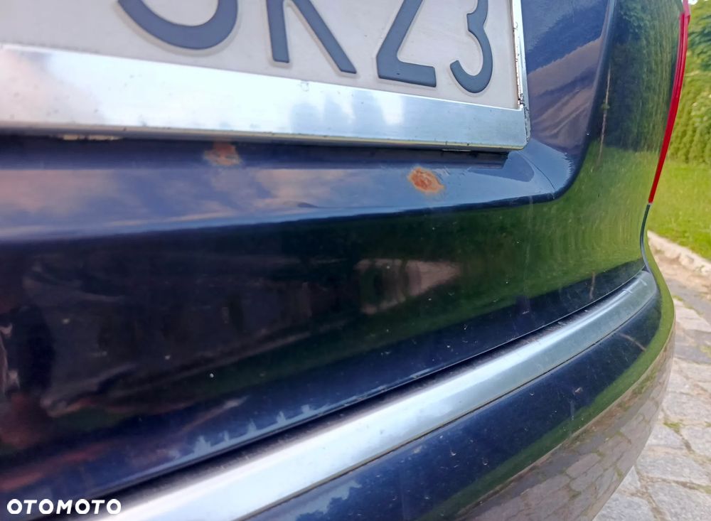 Audi A4 Avant 2.4 - 25