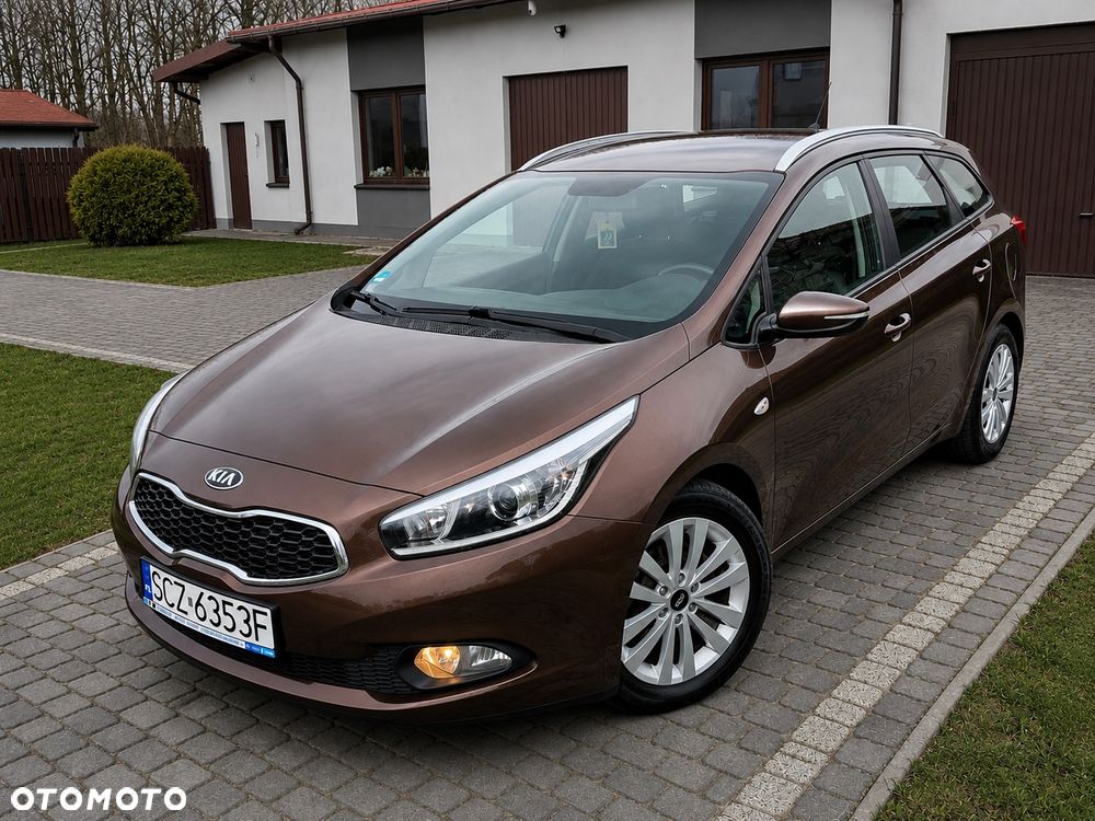 Kia Ceed 1.6 GDI ISG Dream-Team Edition - 1