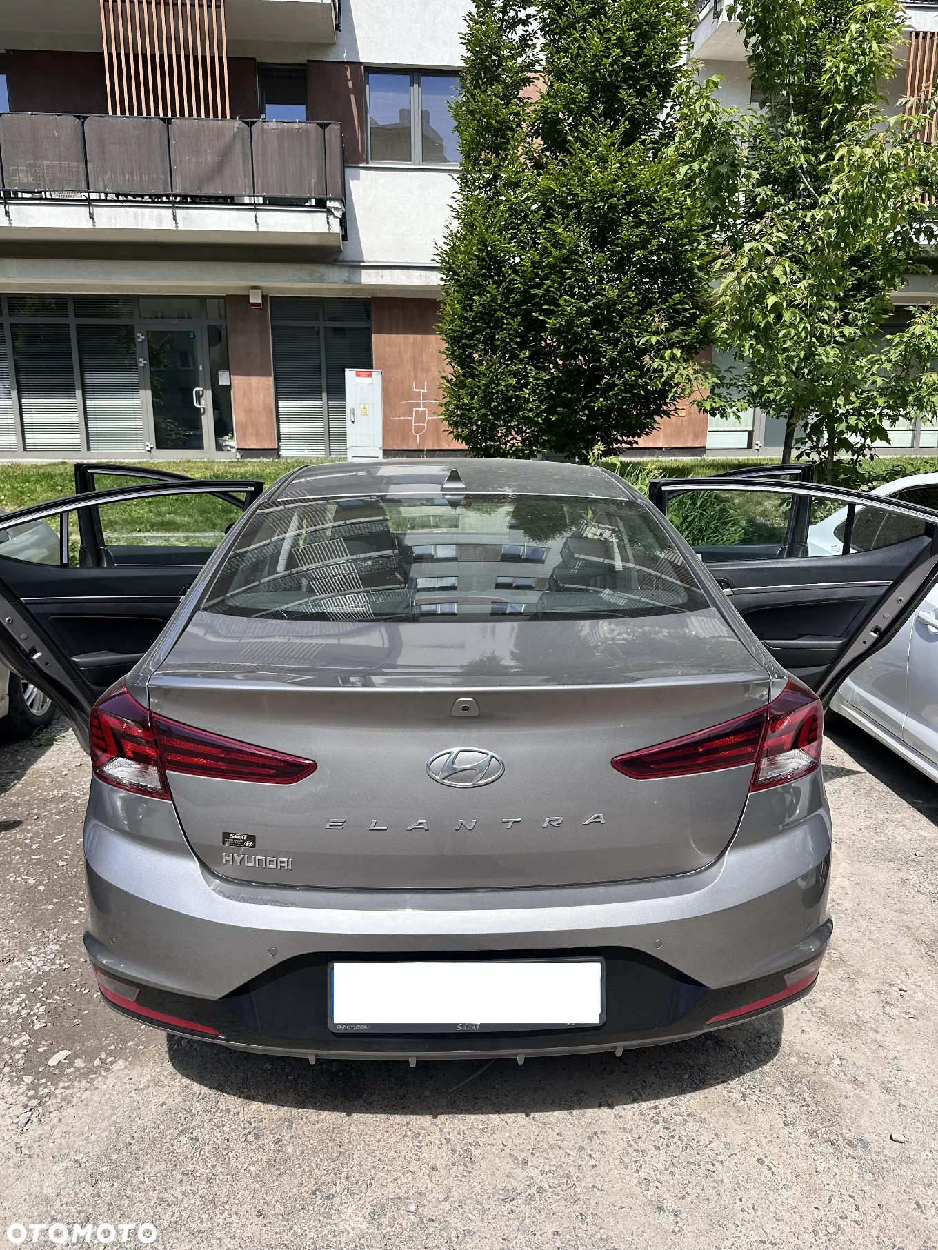 Hyundai Elantra 1.6 Comfort - 3