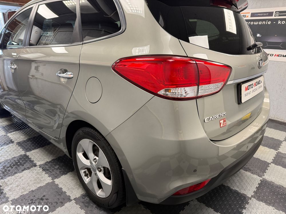 Kia Carens - 18