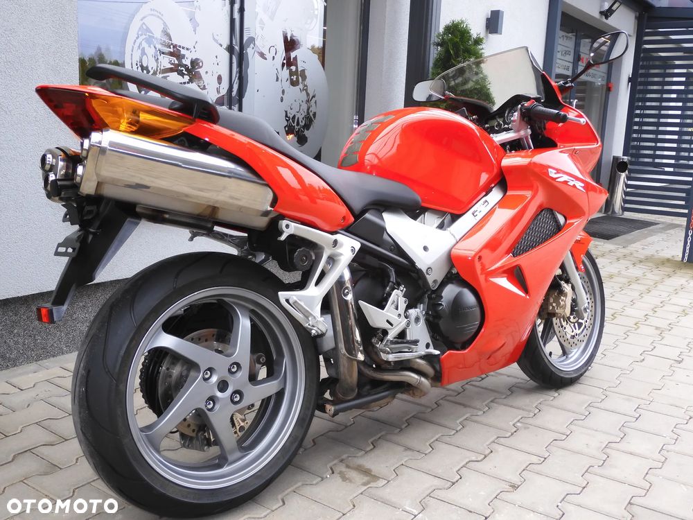 Honda VFR - 18