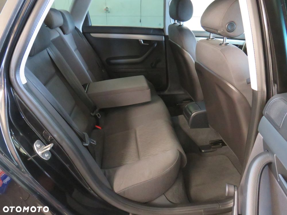 Audi A4 Avant - 32
