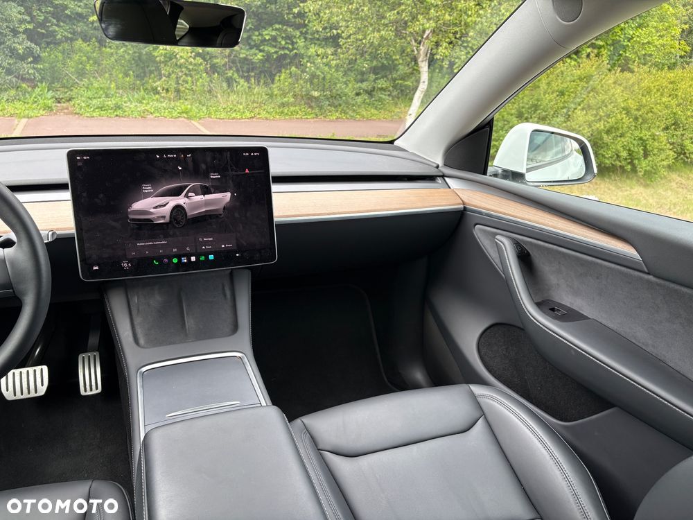Tesla Model Y Performance AWD - 18