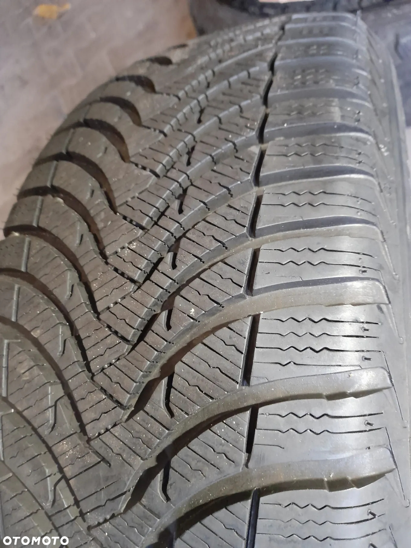 Opona zimowa Michelin Alpin A4 215/45 17 M+S - 6