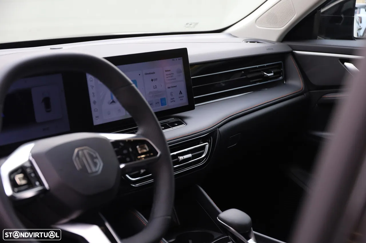 MG HS 1.5 T Luxury AT - 11